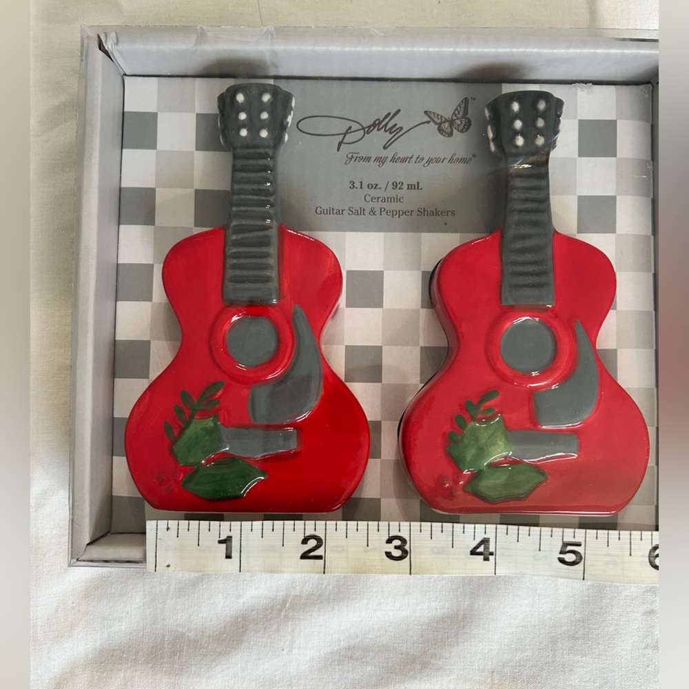 NIB Dolly Parton Small Town Guitar Salt & Pepper Set